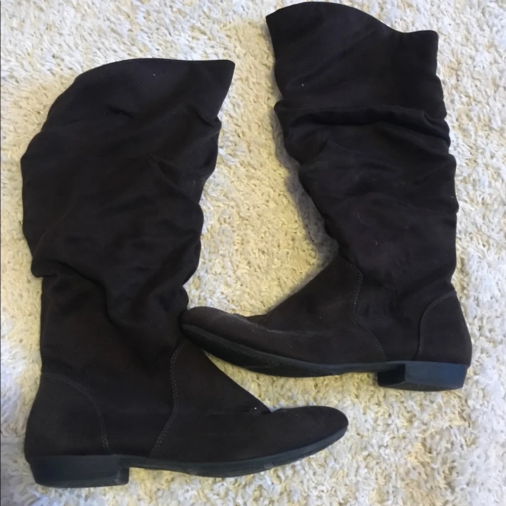 Suede boots